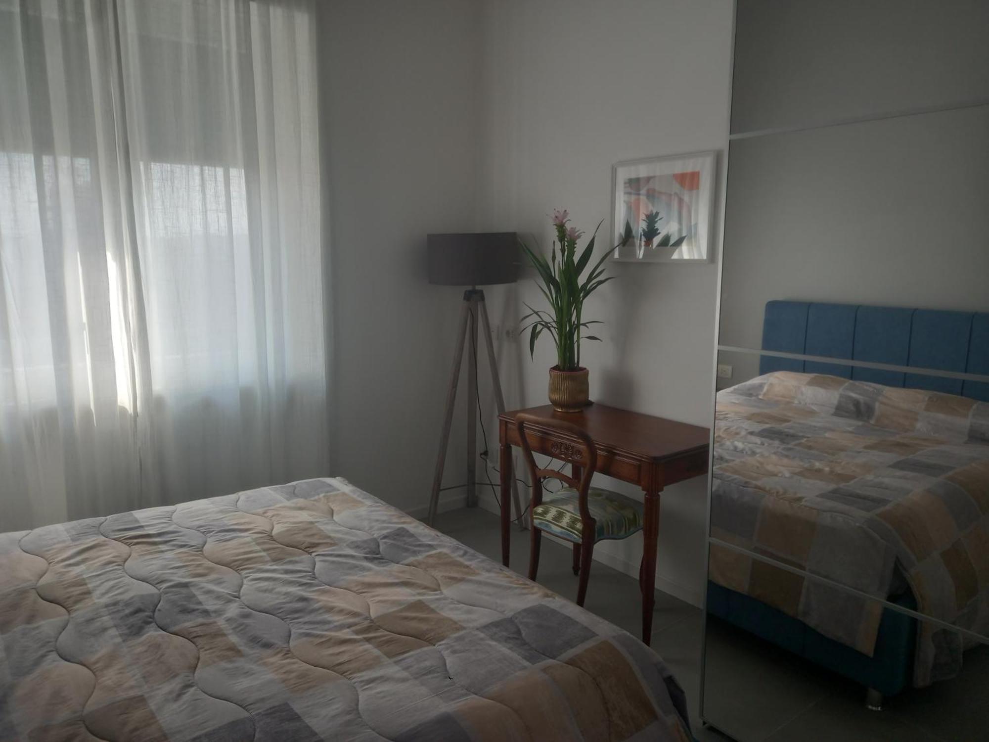 Free Parking Included Per Selected Rate - - Cozy New 2 Bedrooms Apartment & 2 Private Bathrooms - 6 Minutes To Duomo Cathedral & Bocconi University & Canals Navigli - Spa Therme Milano 2 Minutes By Walk - Porta Romana Subway Yellow Line 1 Minute By W Exterior photo