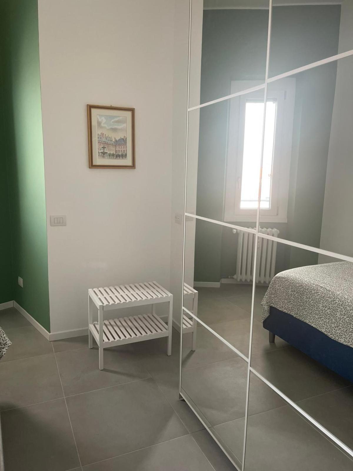 Free Parking Included Per Selected Rate - - Cozy New 2 Bedrooms Apartment & 2 Private Bathrooms - 6 Minutes To Duomo Cathedral & Bocconi University & Canals Navigli - Spa Therme Milano 2 Minutes By Walk - Porta Romana Subway Yellow Line 1 Minute By W Exterior photo